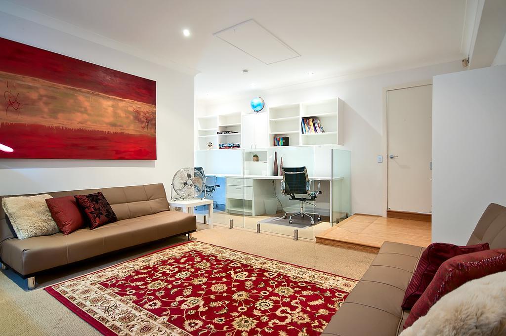 Holiday home Surfers Paradise Escape - Waterfront House Gold Coast