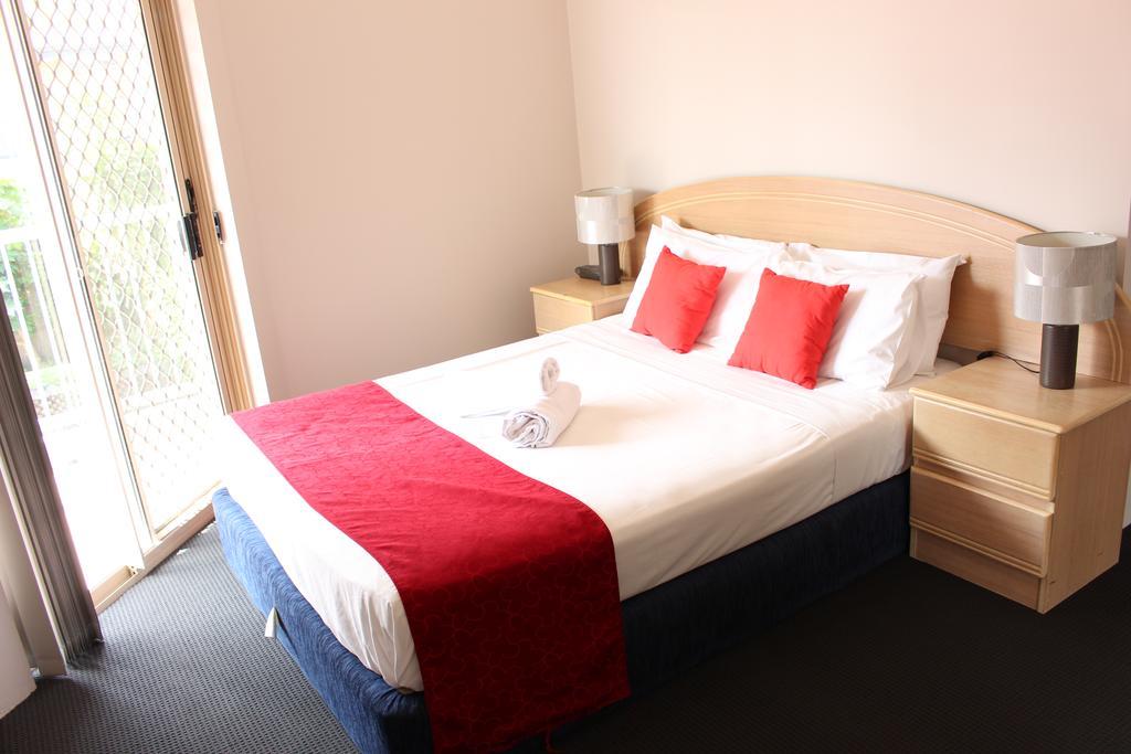 Surfers Riverside Aparthotel