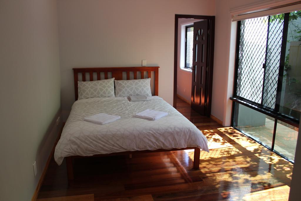 Guest house Large House At Palladium Boullevard *