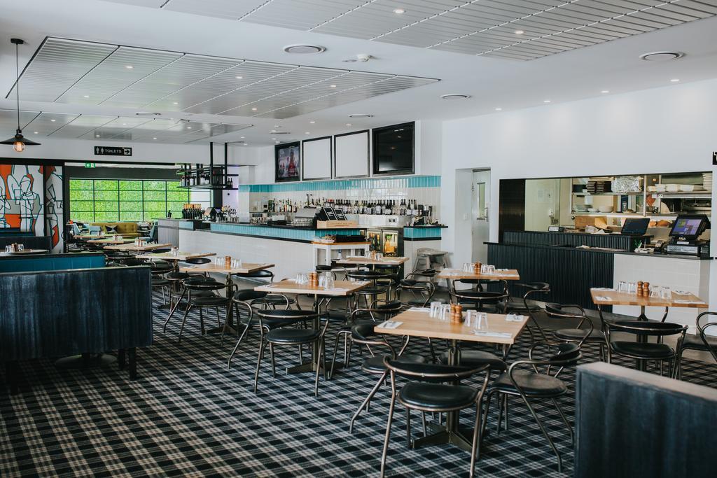 Hostel Coolangatta Sands Hotel