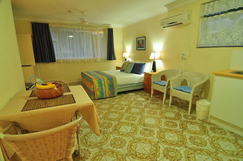 Aparthotel Browns At Broadbeach 3*