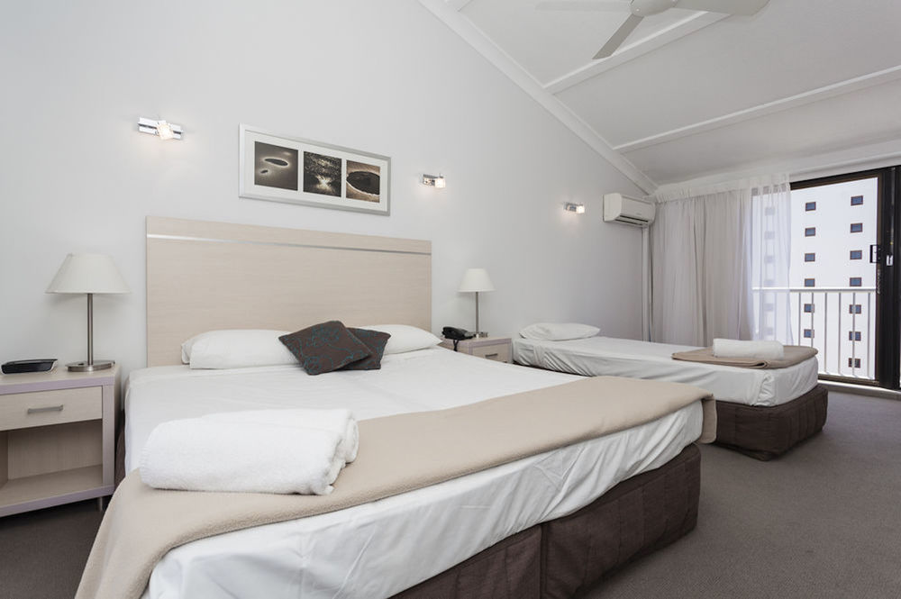 Aparthotel Broadbeach Travel
