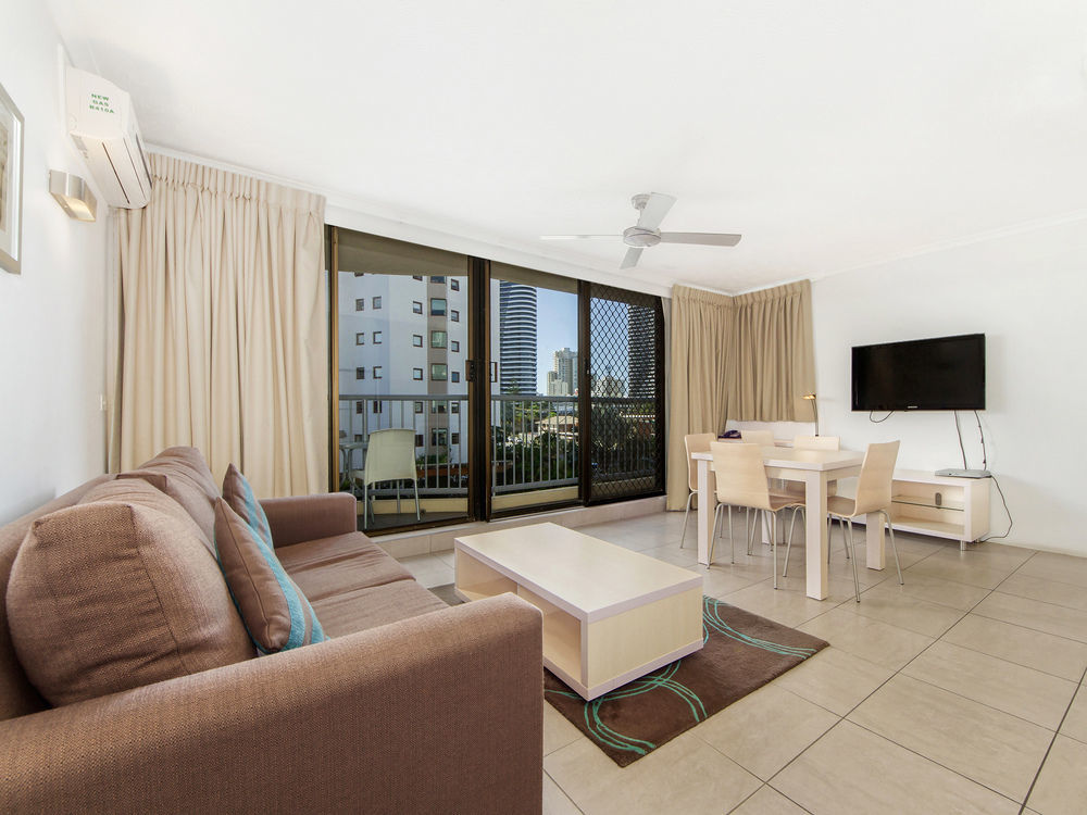 Aparthotel Broadbeach Travel