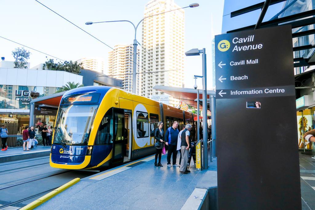 Apartment Circle On Cavill Surfers Paradise Apartments-holiday Paradise