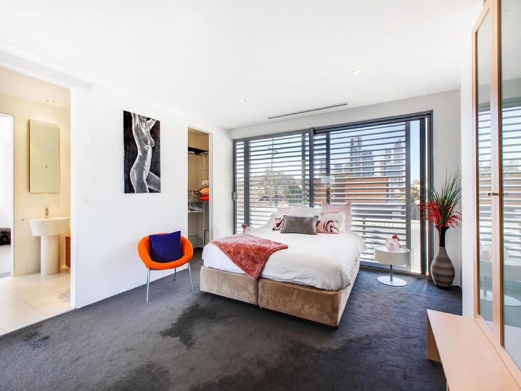 Luxury Waterfront Gold Coast