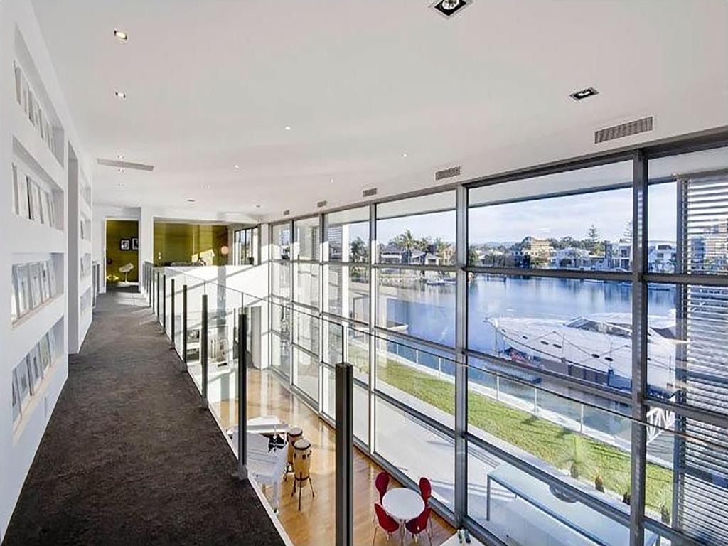 Luxury Waterfront 5* Gold Coast