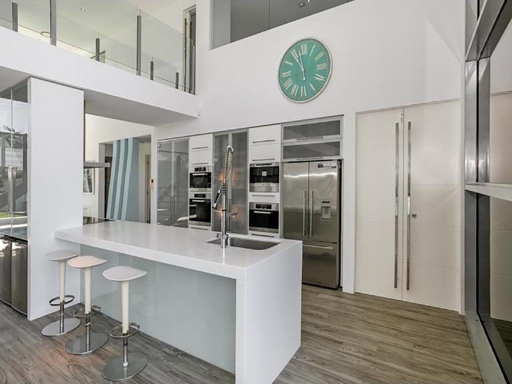 Luxury Waterfront 5* Gold Coast
