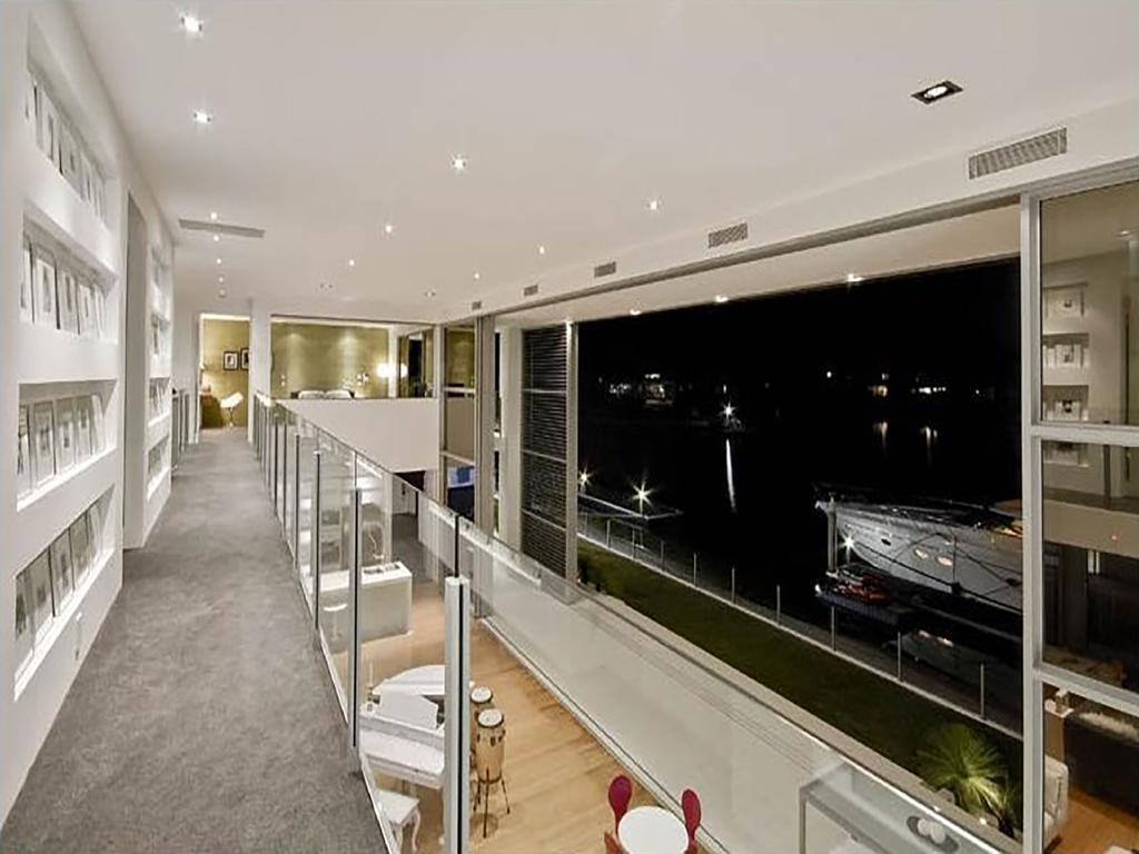 Luxury Waterfront Guest house 5*