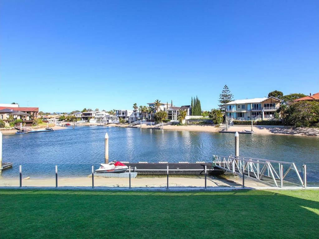 Luxury Waterfront Guest house