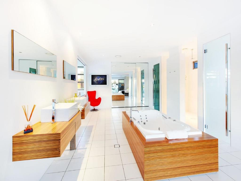 Luxury Waterfront Guest house