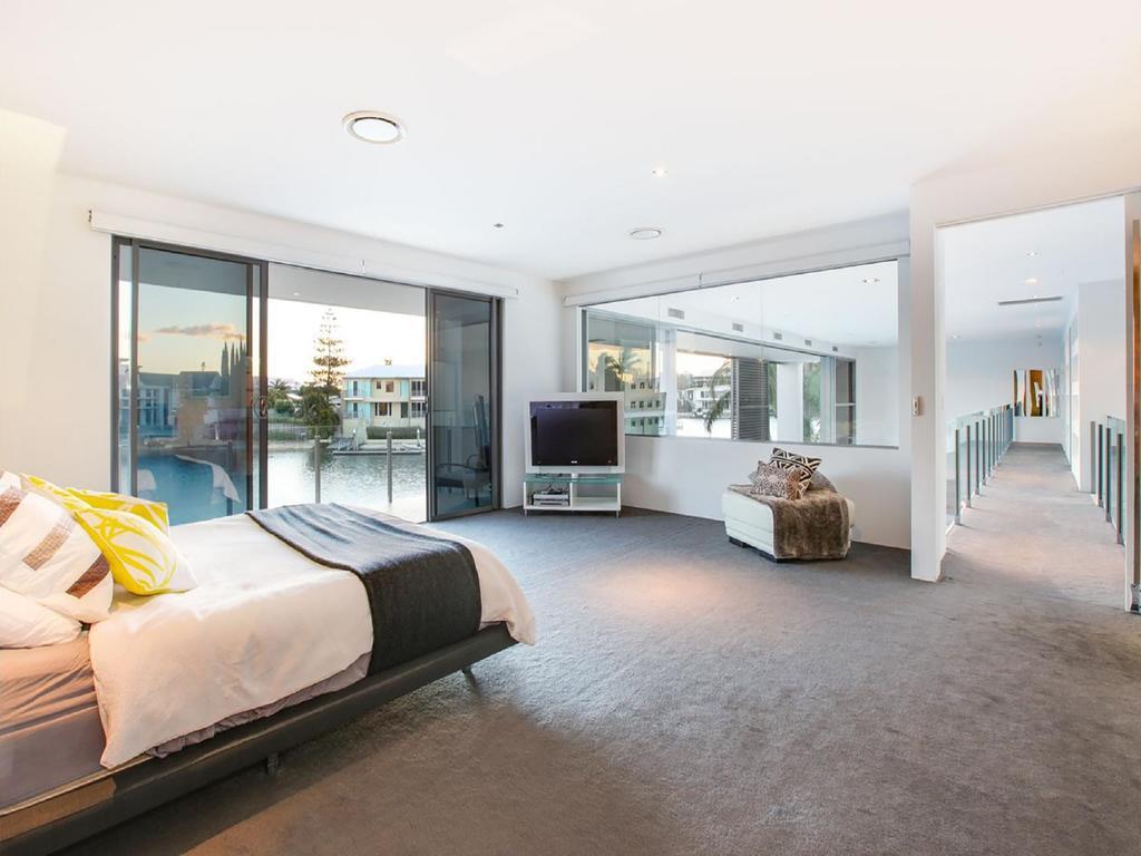 Luxury Waterfront Guest house
