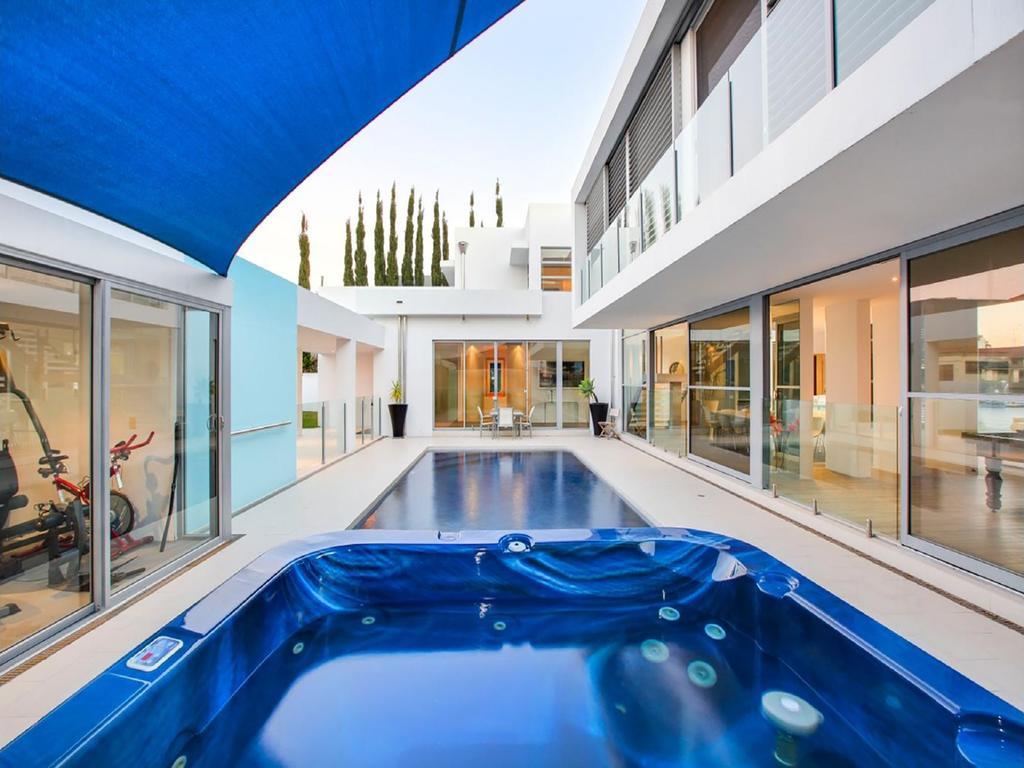 Luxury Waterfront