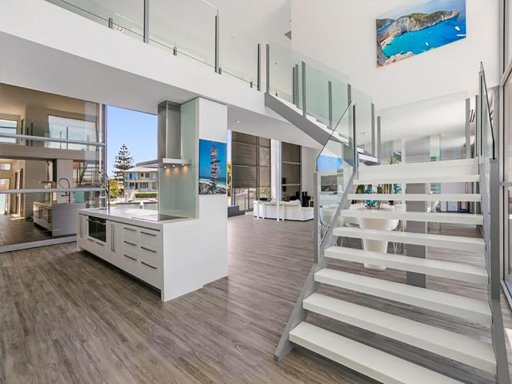 Luxury Waterfront Guest house Gold Coast