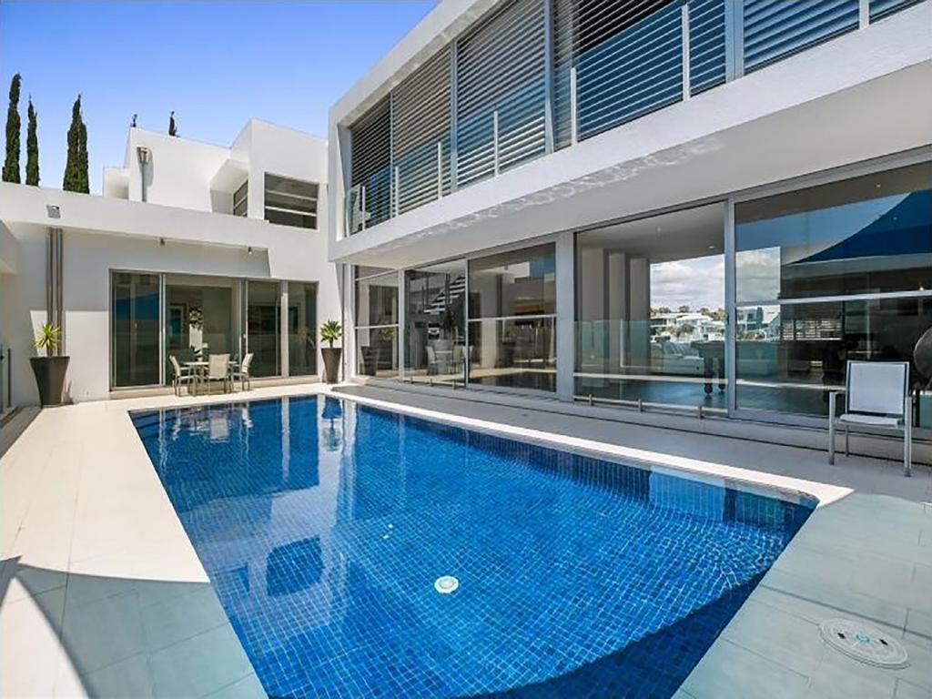 Luxury Waterfront 5*