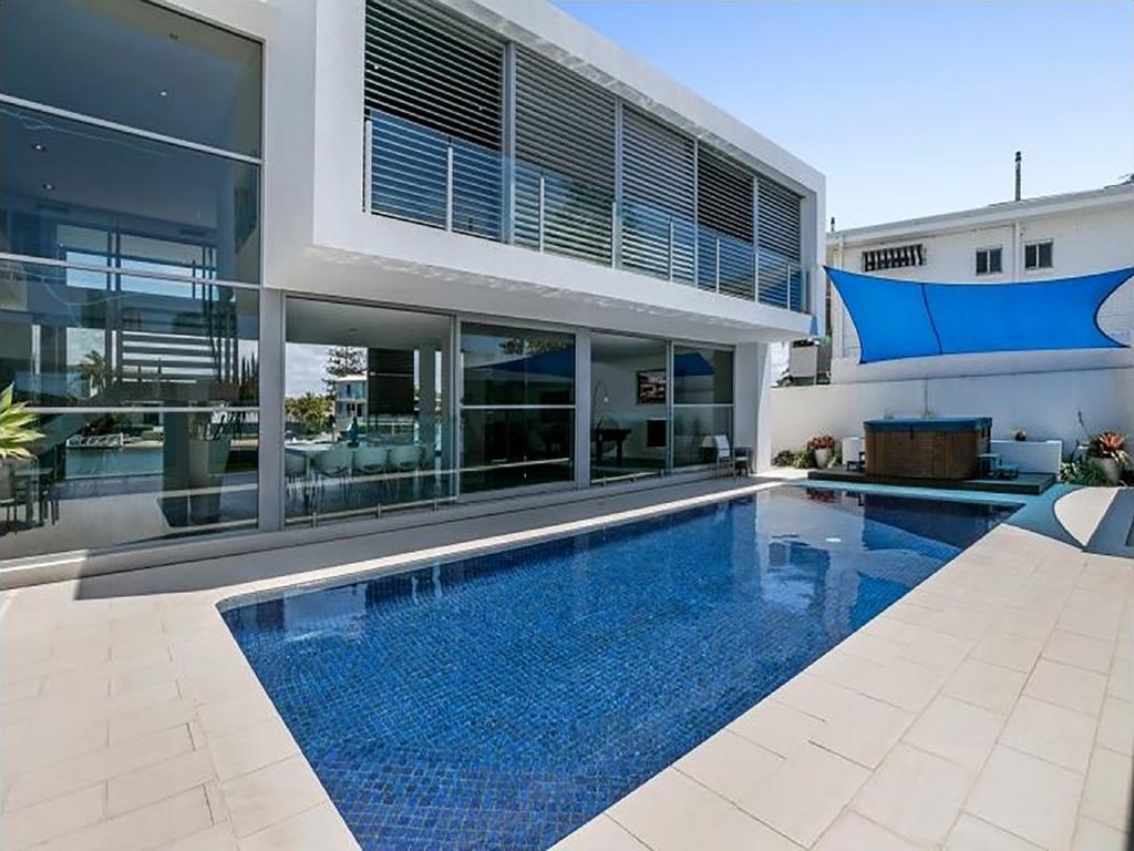 Luxury Waterfront