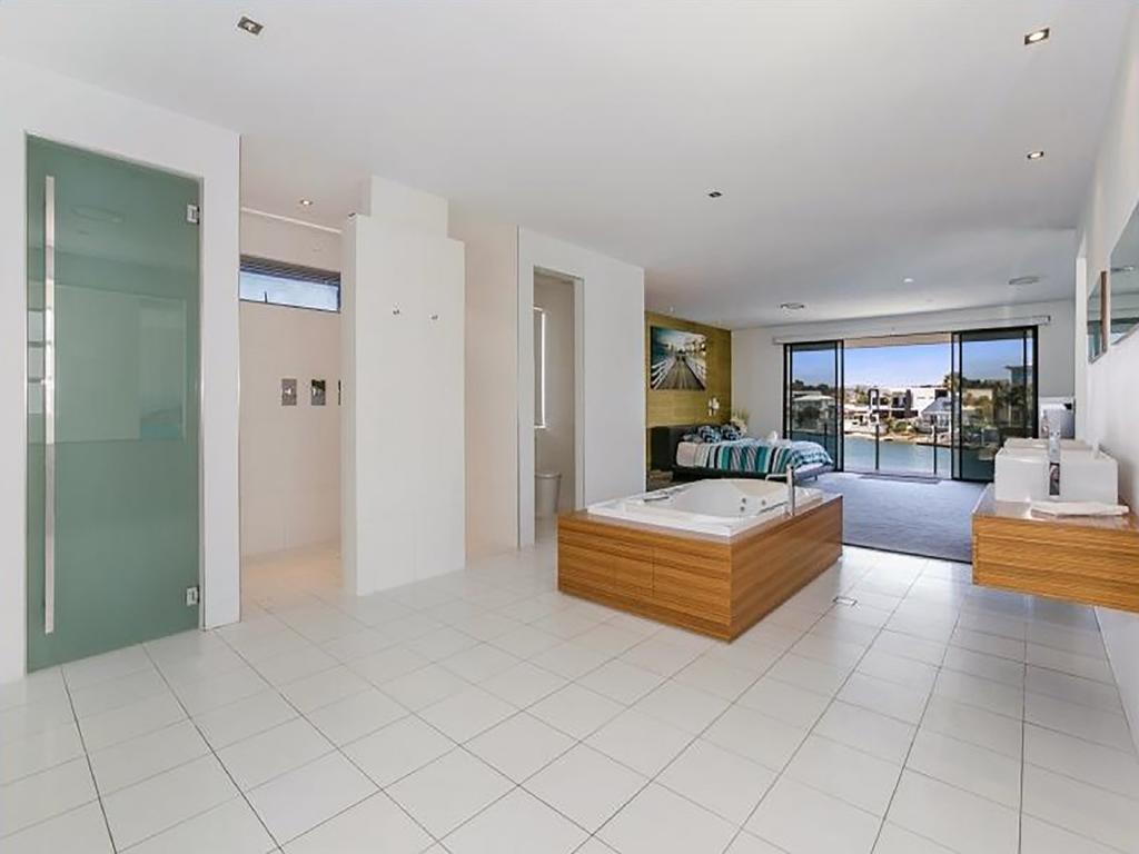 Guest house Luxury Waterfront 5*