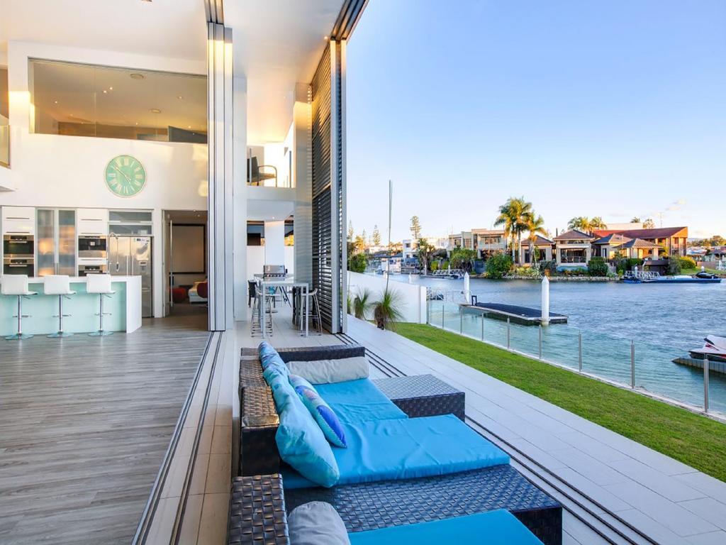 Luxury Waterfront Guest house 5*