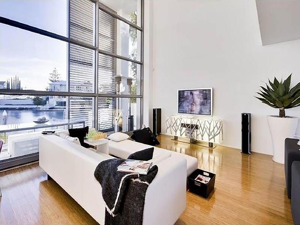 Luxury Waterfront Gold Coast