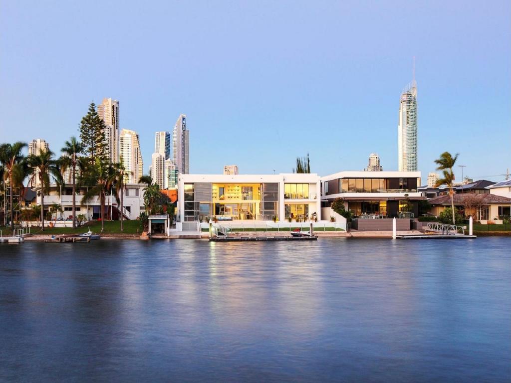 Luxury Waterfront 5*