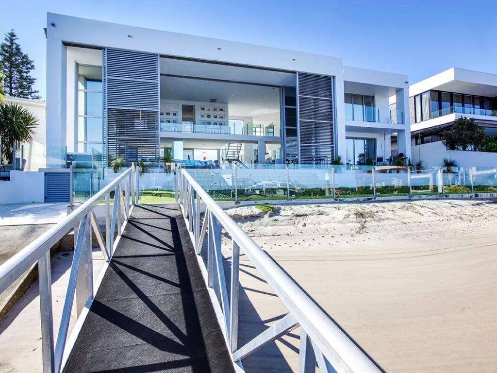 Luxury Waterfront Guest house Gold Coast