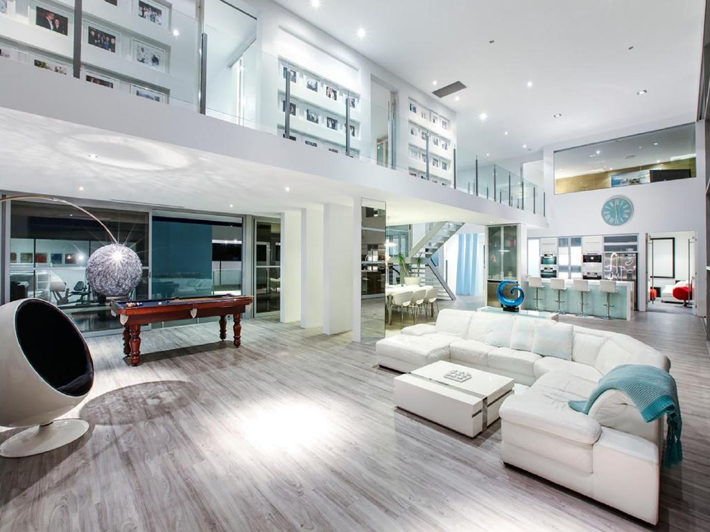 Luxury Waterfront Guest house 5*