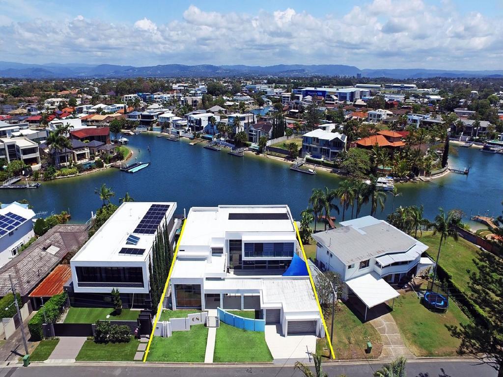 Luxury Waterfront Guest house Gold Coast