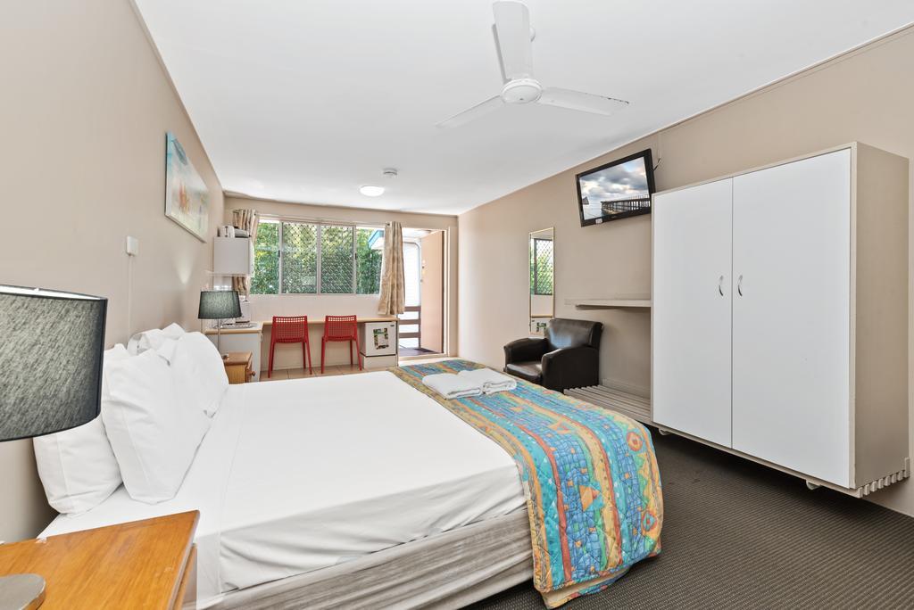 Browns At Broadbeach Aparthotel