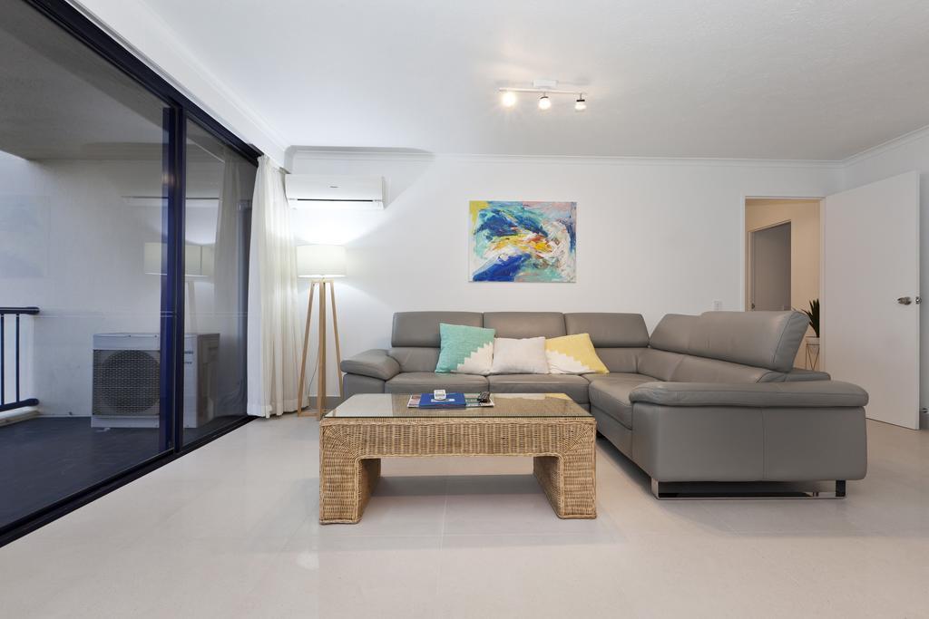 Surf Regency Aparthotel 3*