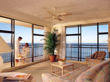 Breakfree Beachcomber Hotel 4*