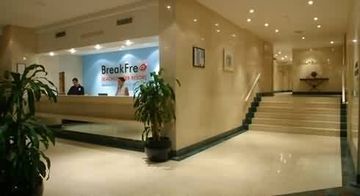 Hotel Breakfree Beachcomber 4*