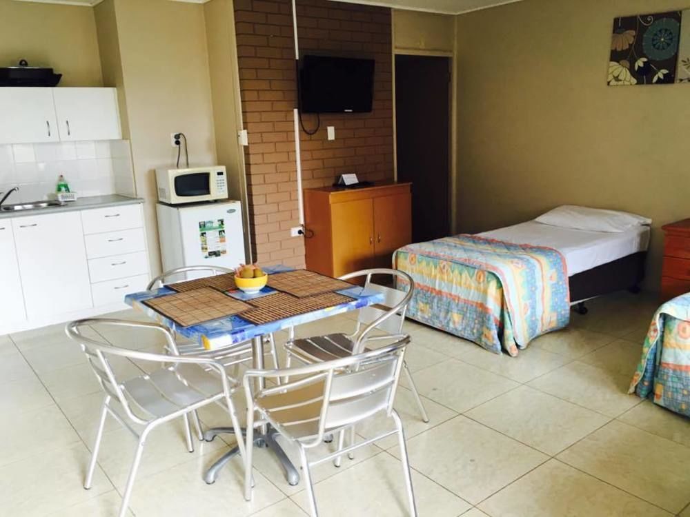 Browns At Broadbeach Aparthotel 3*