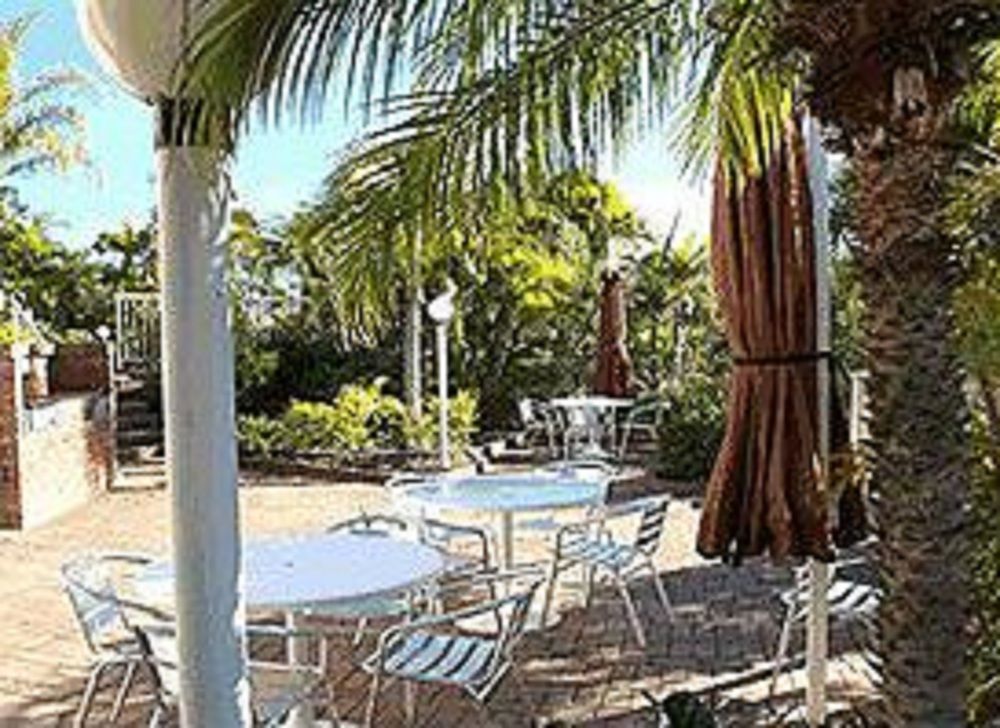 The Hill Currumbin Aparthotel 3*