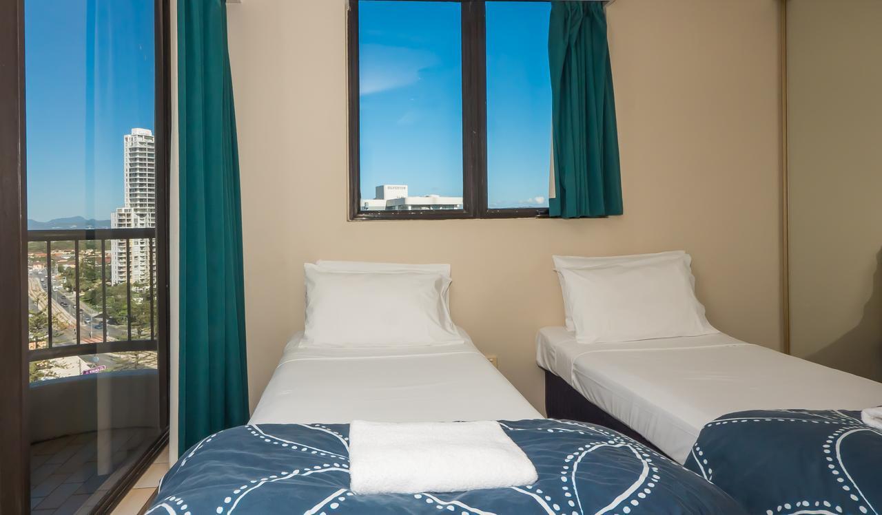 Aristocrat Aparthotel 3*