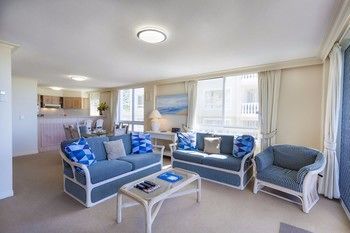 Hotel La Grande Broadbeach 4*