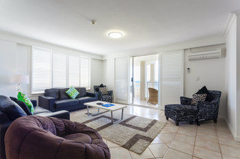 Hotel La Grande Broadbeach 4*