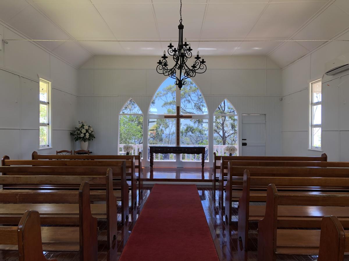 Hilltop On Tamborine Guest house
