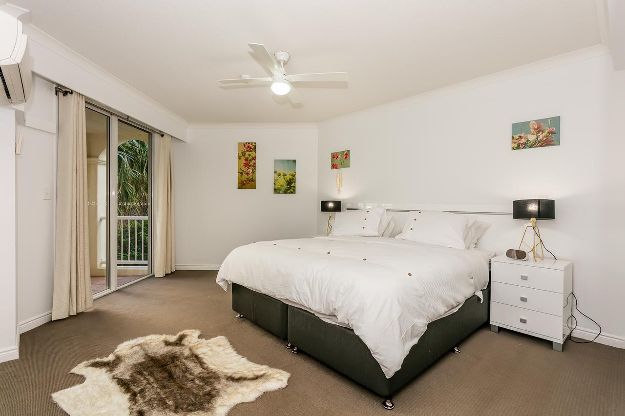 Pelicanstay In Surfers Paradise Apartment