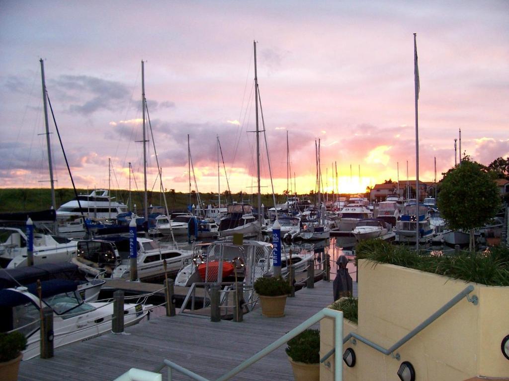 Hope Harbour Hotel Gold Coast