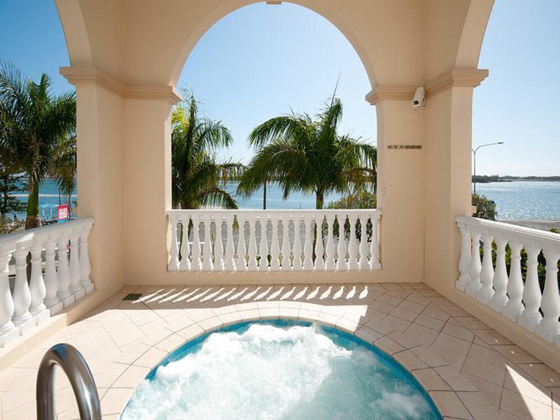 Grand Hotel Gold Coast Apartment Apartment