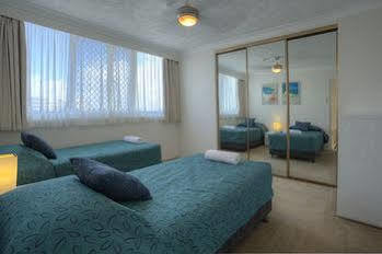Hotel Columbia On Rainbow Bay 4*