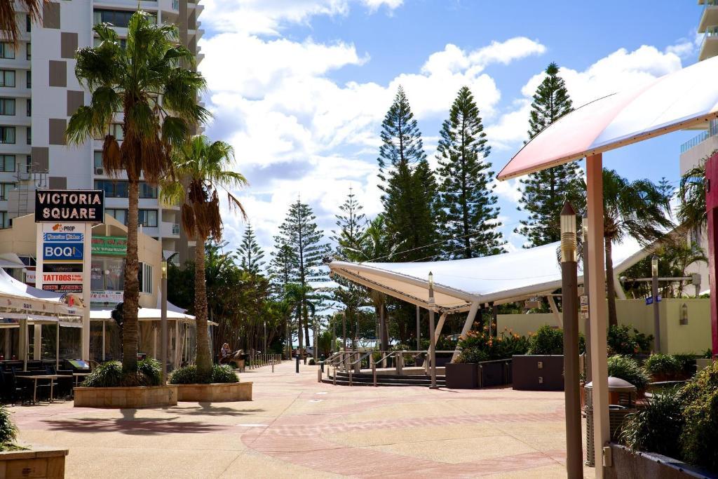 Aparthotel Victoria Square 4*