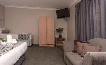 Hotel Broadwater 3*