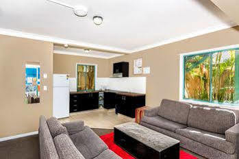 Sleeping Backpackers * Gold Coast