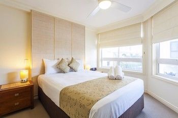 Hotel La Grande Broadbeach 4*