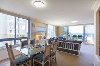 Hotel La Grande Broadbeach Gold Coast