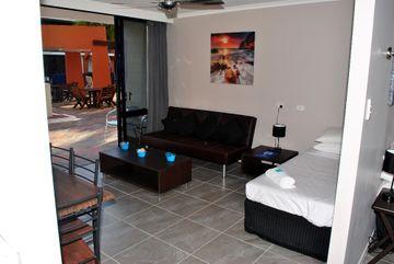 Club Surfers Aparthotel Gold Coast