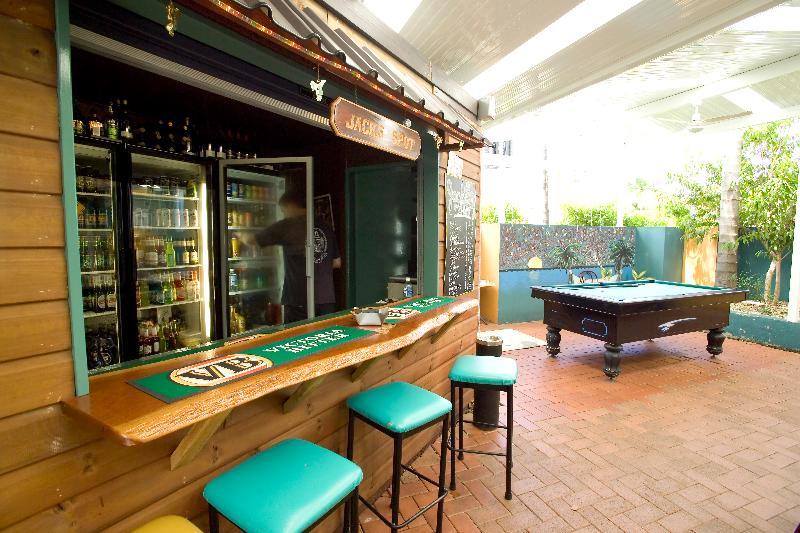 Aquarius Hostel *
