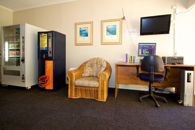 Surf Regency Aparthotel 3*