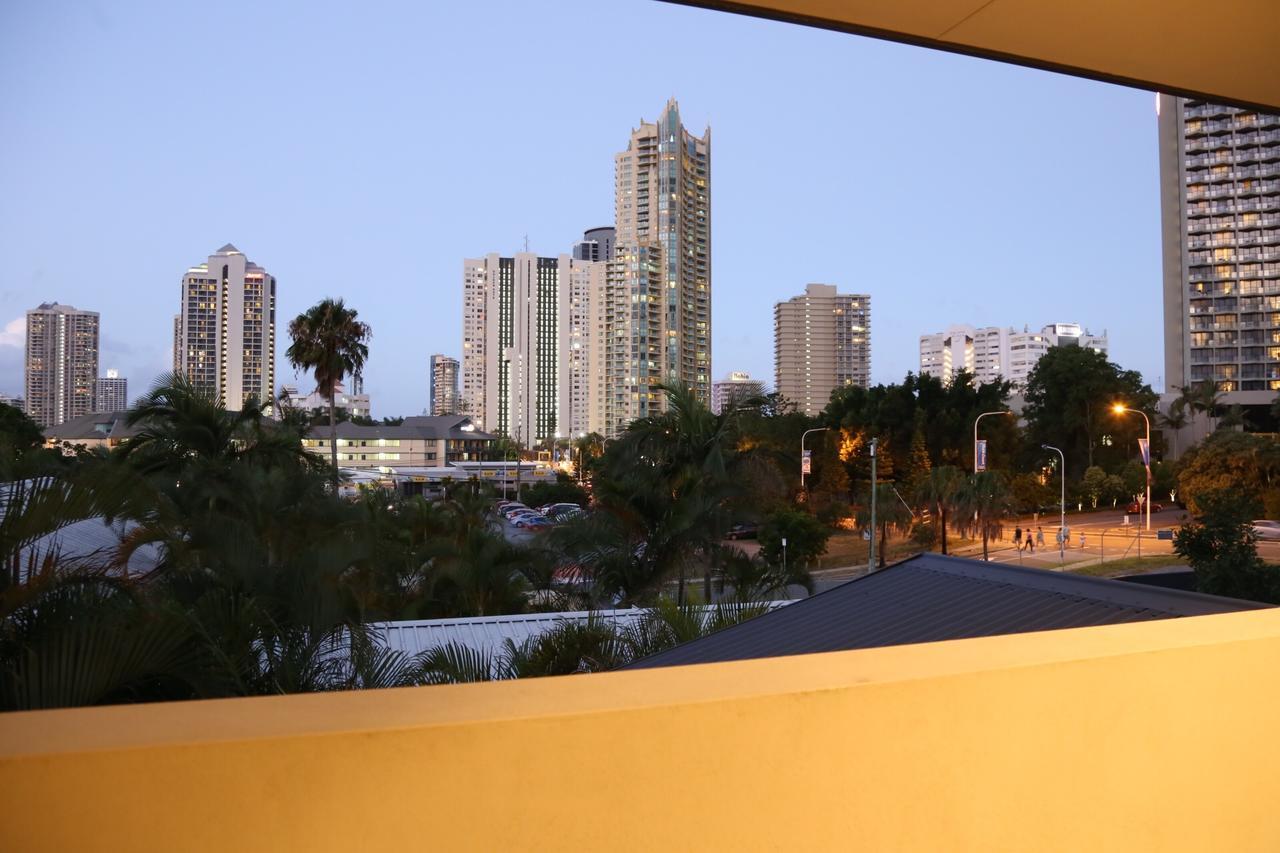 Holiday home Spacious House In Heart Of Surfers Paradise *