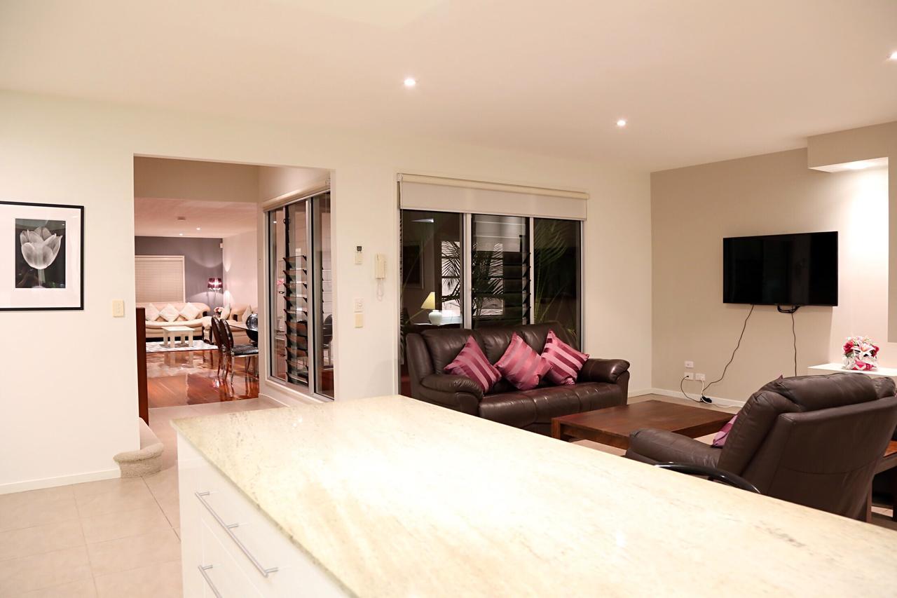 Holiday home Spacious House In Heart Of Surfers Paradise *